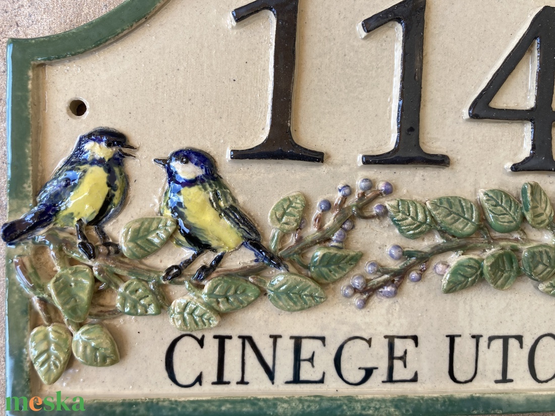 Bajusz formájú házszámtábla széncinkékkel, ággal - otthon & életmód - ház & kert - házszám - Meska.hu