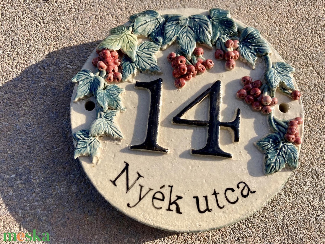 Kerek házszámtábla ribizlivel vagy vörösáfonyával - otthon & életmód - dekoráció - kép & falikép - táblakép - Meska.hu