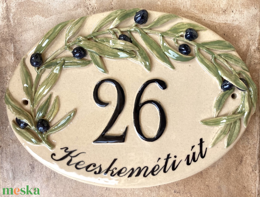 Ovális házszámtábla olívával - otthon & életmód - ház & kert - házszám - Meska.hu Ovális házszámtábla olívával - otthon & életmód - ház & kert - házszám - Meska.hu