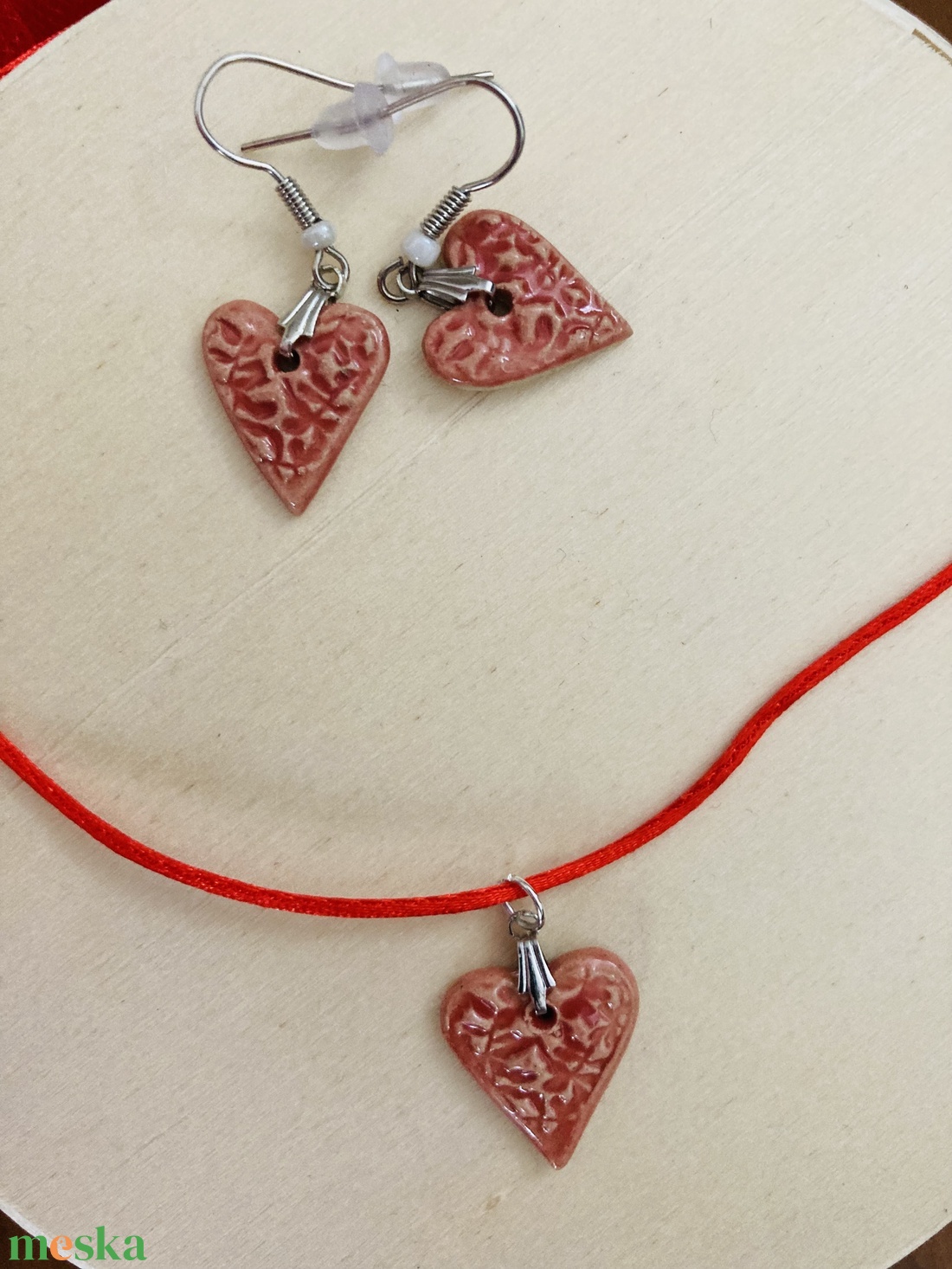 Szív fülbevaló és medál - ékszer - fülbevaló - lógó fülbevaló - Meska.hu