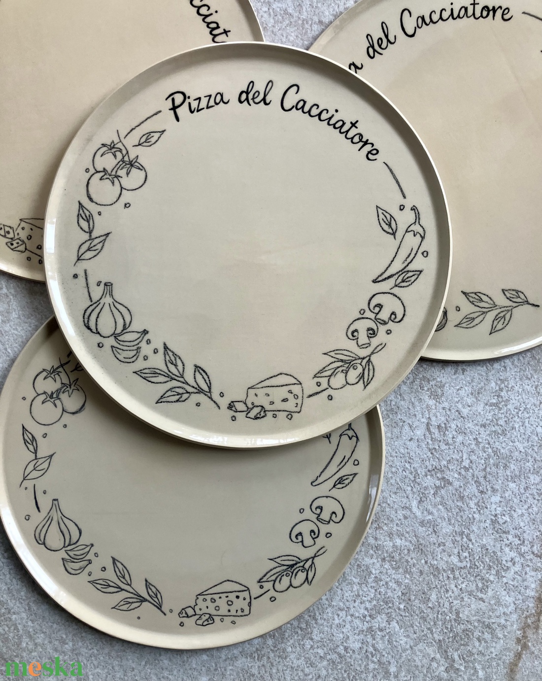 Pizzás tányér, egyedi felirattal - otthon & életmód - konyhafelszerelés, tálalás - tálalás - tányér & étkészlet - Meska.hu