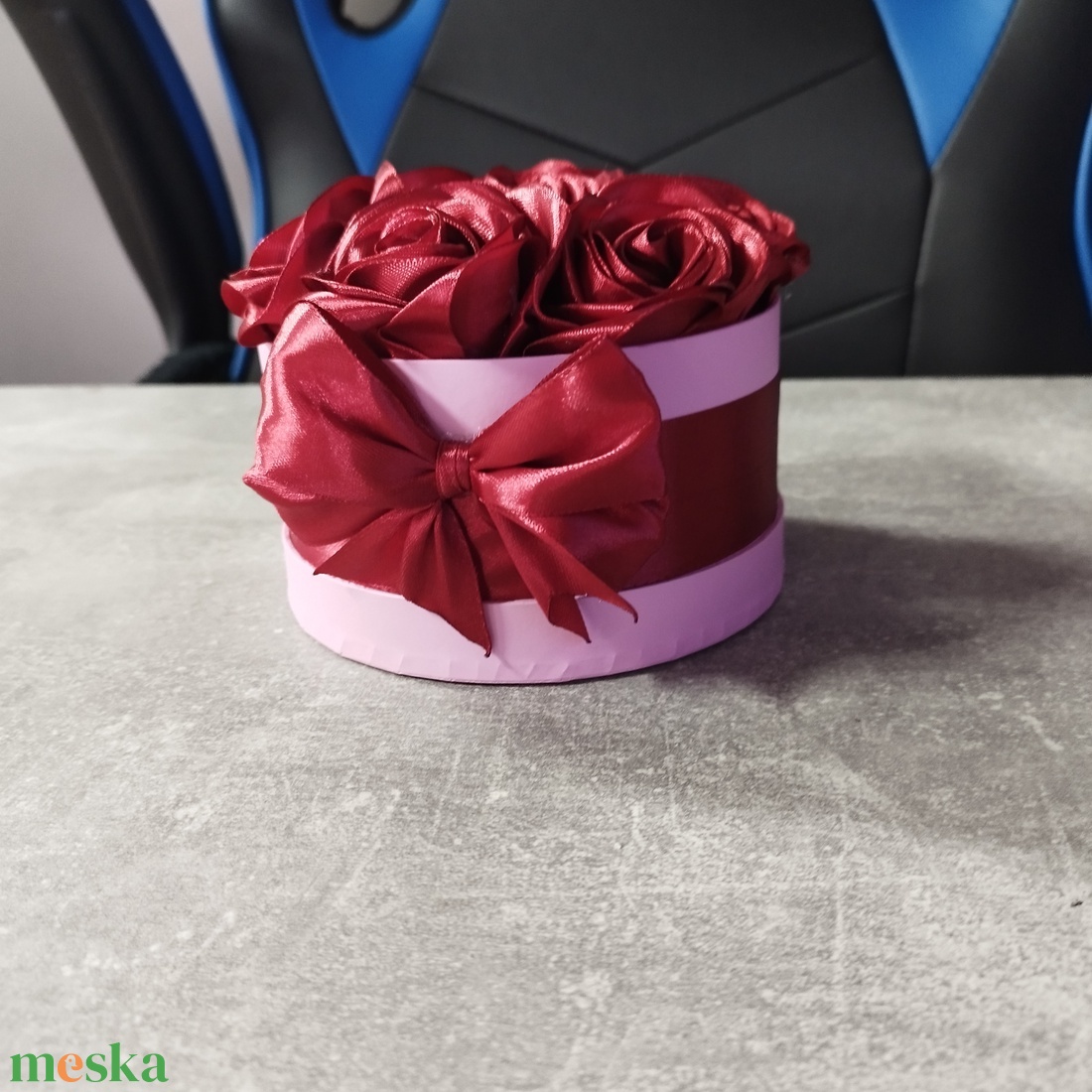 Bordó rózsás box - otthon & életmód - virágdekoráció - virágok - virágbox - Meska.hu