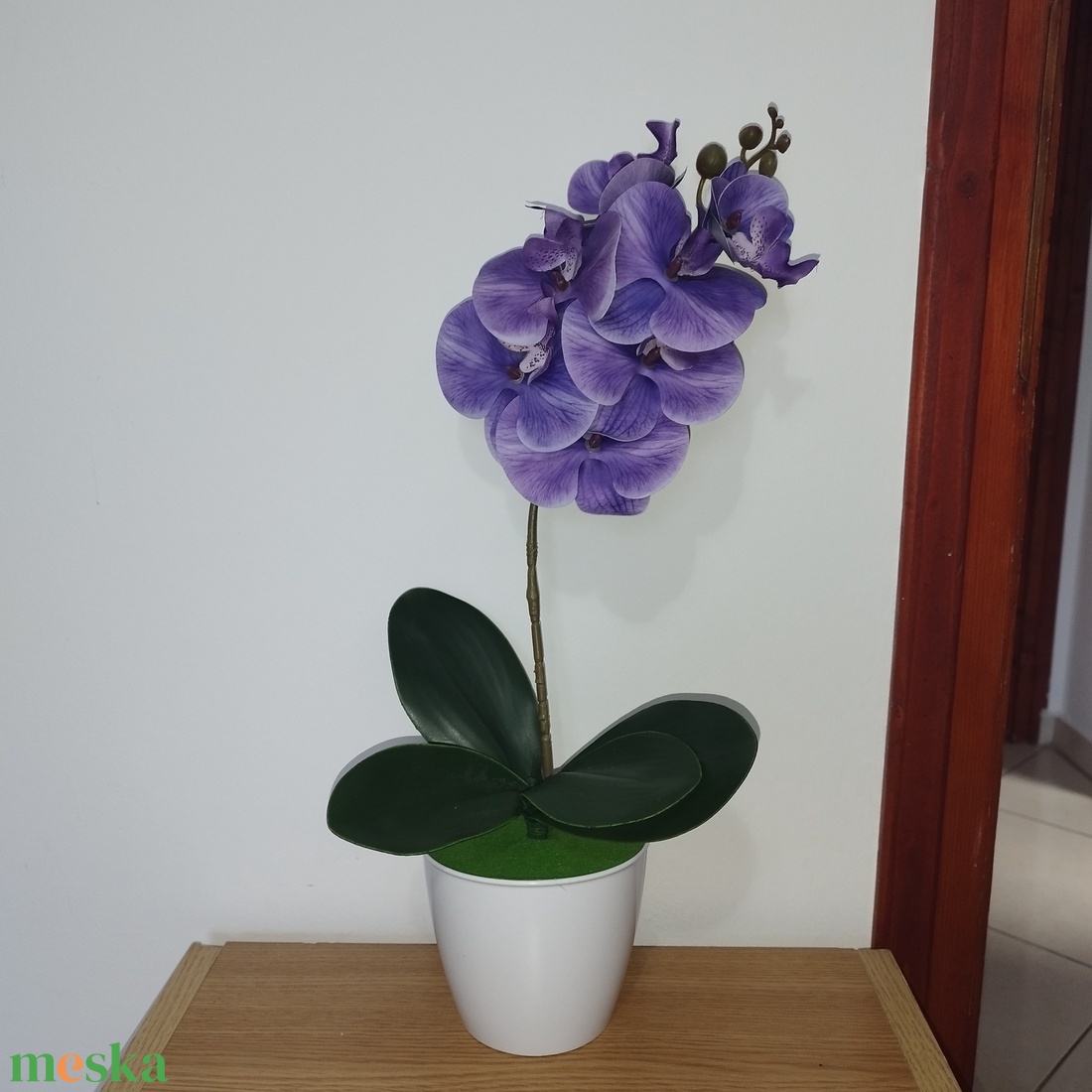 Lila orchidea kaspóban - otthon & életmód - virágdekoráció - virágdíszek - virágdísz kaspóban - Meska.hu