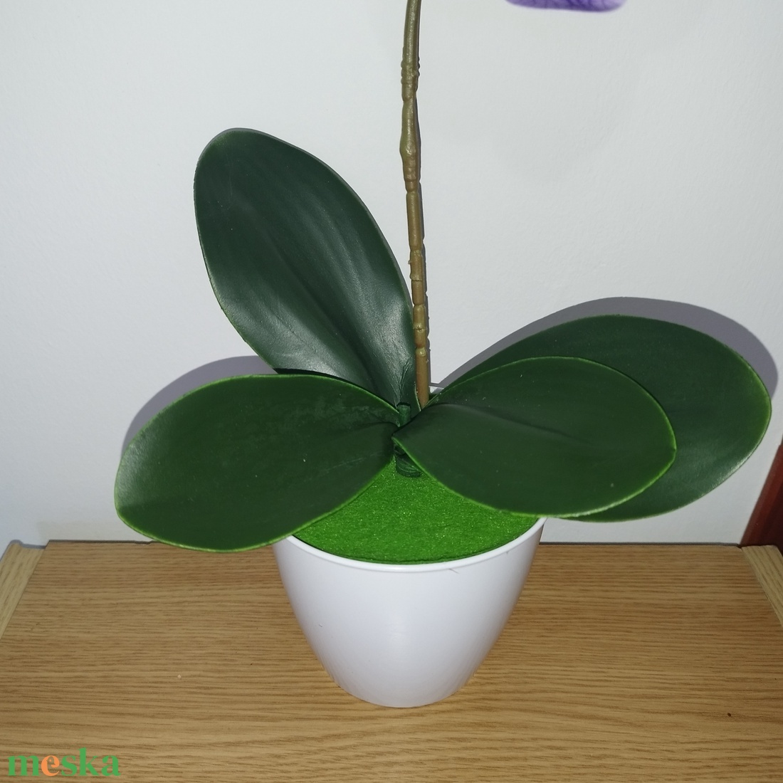 Lila orchidea kaspóban - otthon & életmód - virágdekoráció - virágdíszek - virágdísz kaspóban - Meska.hu