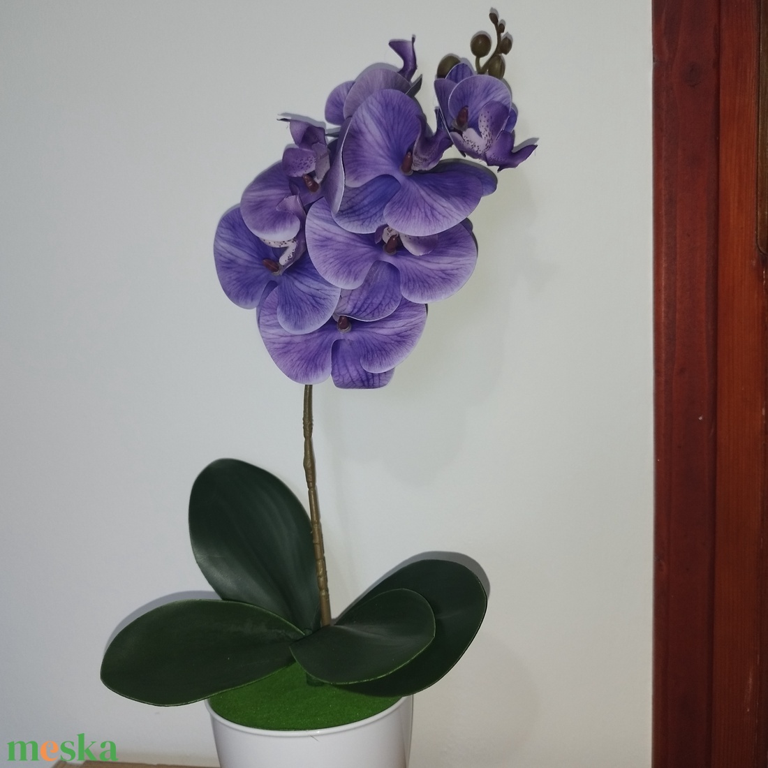 Lila orchidea kaspóban - otthon & életmód - virágdekoráció - virágdíszek - virágdísz kaspóban - Meska.hu