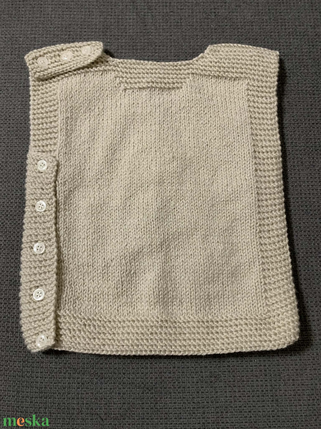 Kötött mellény maci mintával - ruha & divat - gyerekruha - gyerek mellény - Meska.hu