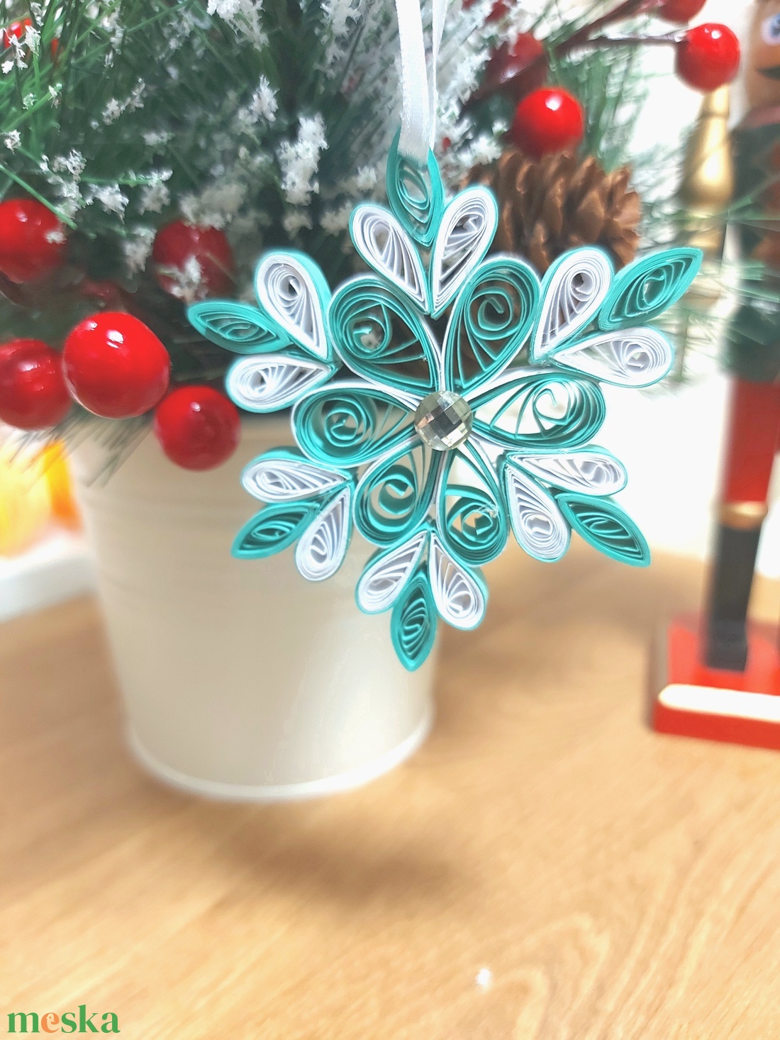 Karácsonyi hópehely - menta-fehér - karácsony - karácsonyi lakásdekoráció - karácsonyfadíszek - Meska.hu