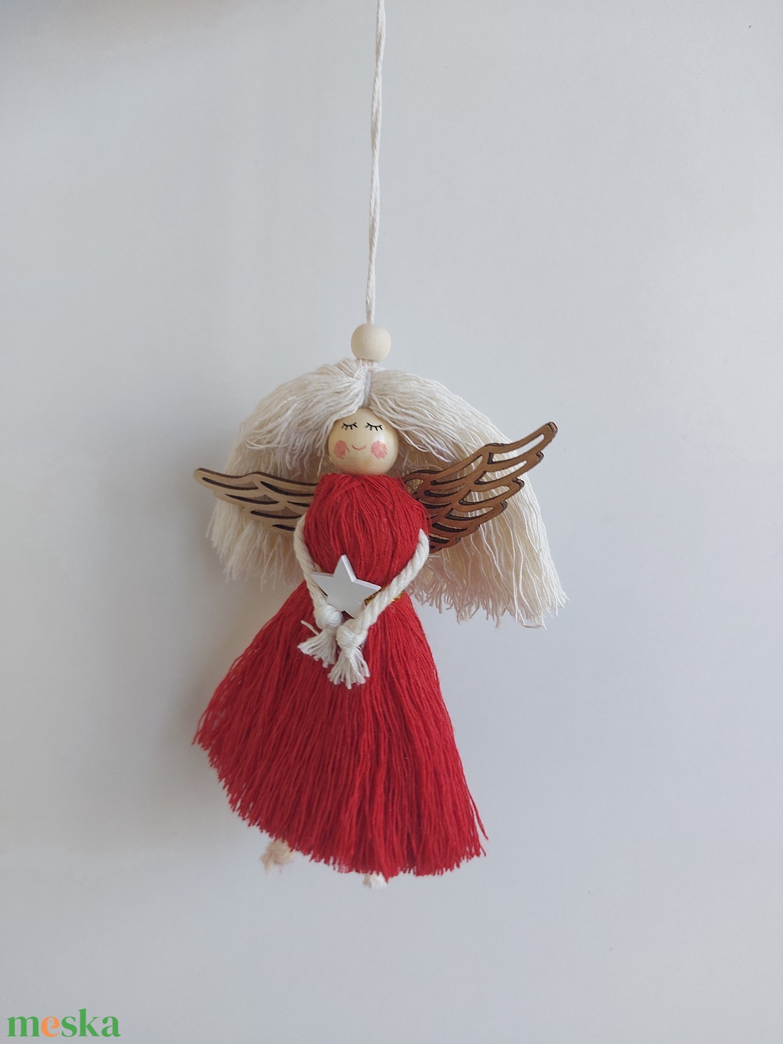 Karácsonyi makramé angyal - piros  - karácsony - karácsonyi lakásdekoráció - karácsonyfadíszek - Meska.hu