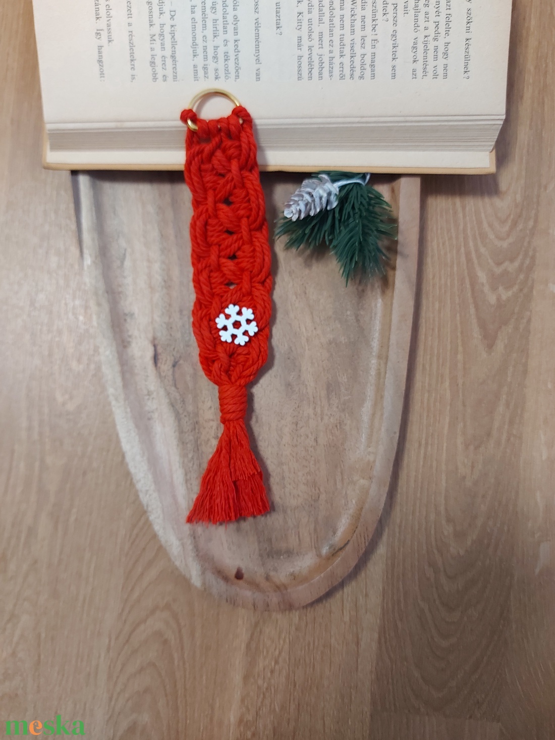 Könyvjelző - makramé piros , hópihe - könyv & zene - könyvjelző - Meska.hu