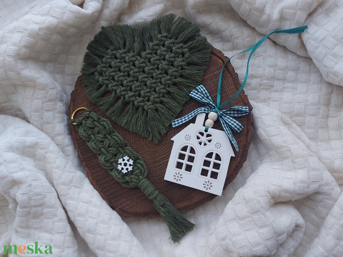 Karácsonyi ajándékszett- zöld makramé - karácsony - karácsonyi ajándékozás - karácsonyi ajándékcsomagolás - Meska.hu