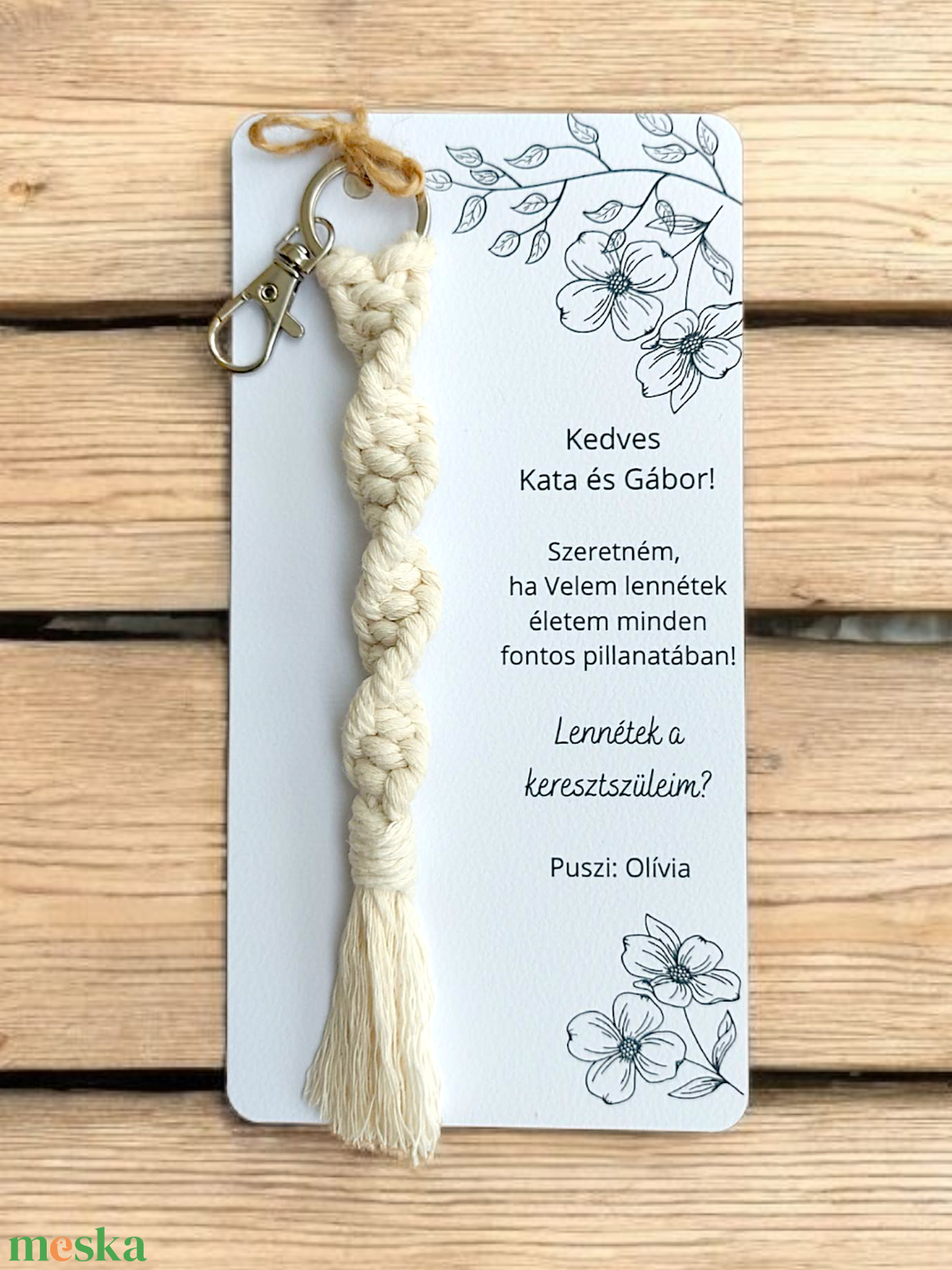 Keresztszülő felkérő ajandék - egyedi csavart makramé kulcstartó - krém - játék & sport - keresztelőajándékok - Meska.hu