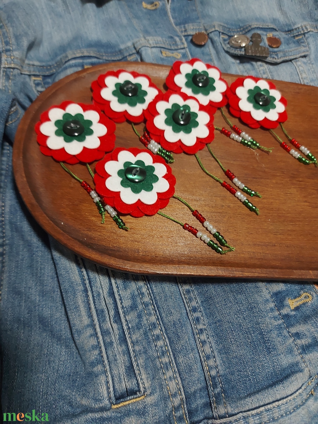 Kokárda virág - filc anyag - ékszer - kitűző és bross - Meska.hu