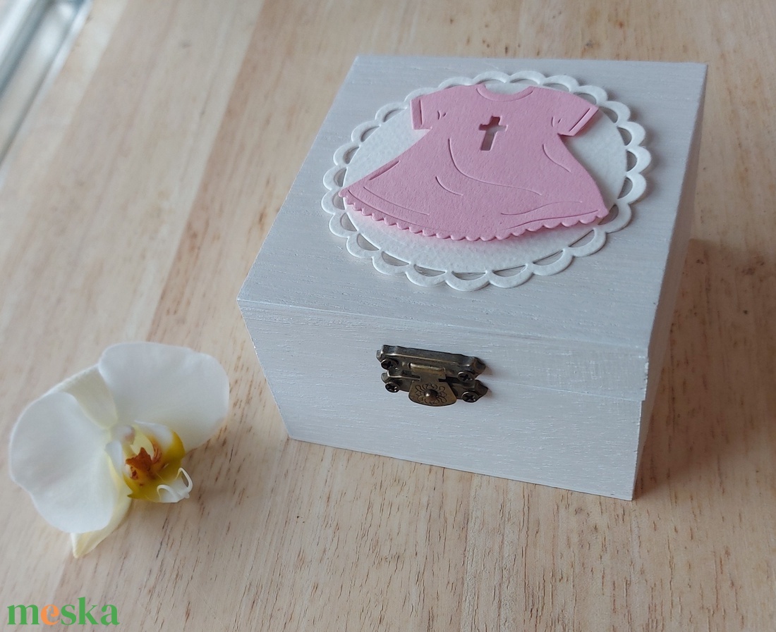 Keresztelőre pénzátadó fadoboz  - baba - mama - keresztelő kellékek - keresztelőajándékok - Meska.hu