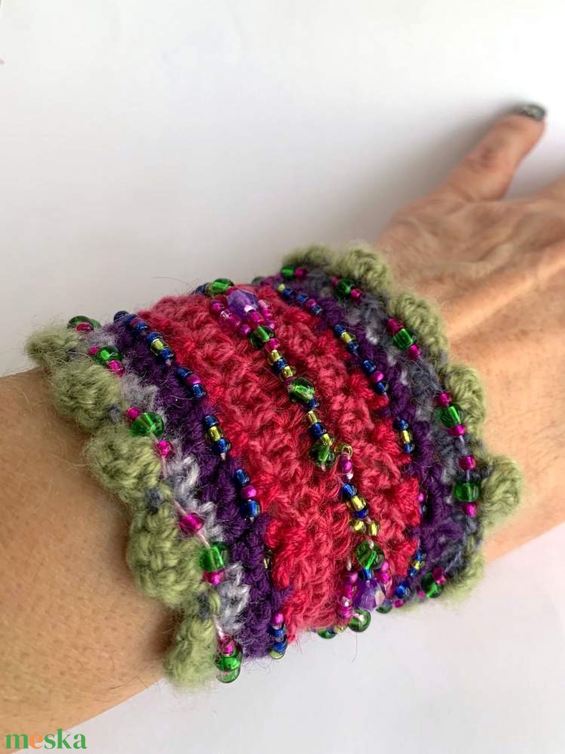 Virágzó tavasz horgolt gyöngyös karkötő - ékszer - karkötő - széles karkötő - Meska.hu