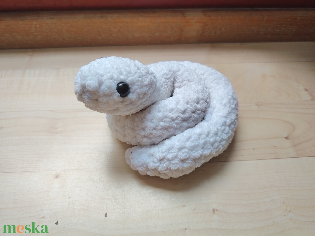 Cuki horgolt fehér kígyó � Puha amigurumi plüss - játék & sport - plüssállat & játékfigura - plüss sárkány - Meska.hu