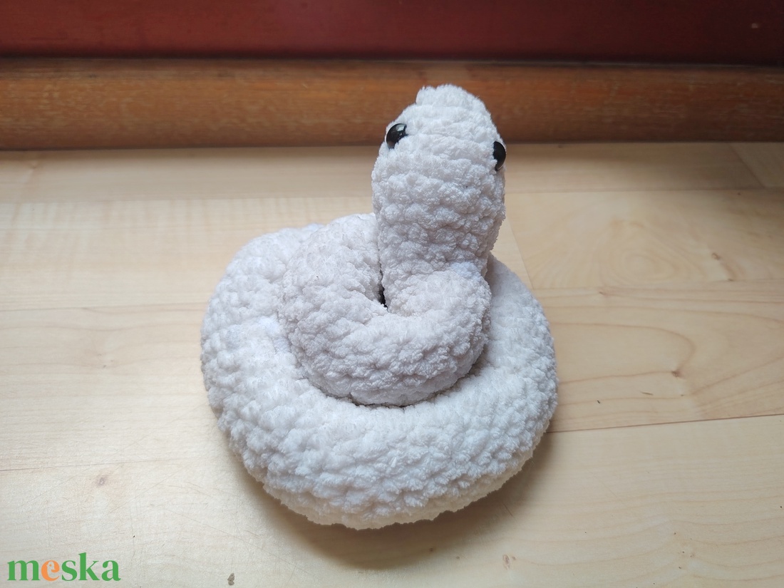 Cuki horgolt fehér kígyó � Puha amigurumi plüss - játék & sport - plüssállat & játékfigura - plüss sárkány - Meska.hu