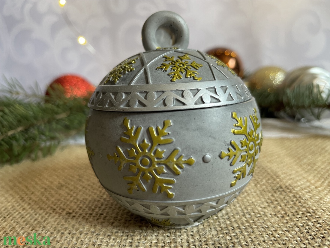 Diótörő illatgyertya, kézzel öntött és festett szelencében - karácsony - karácsonyi lakásdekoráció - karácsonyi illatgyertya, mécses - Meska.hu