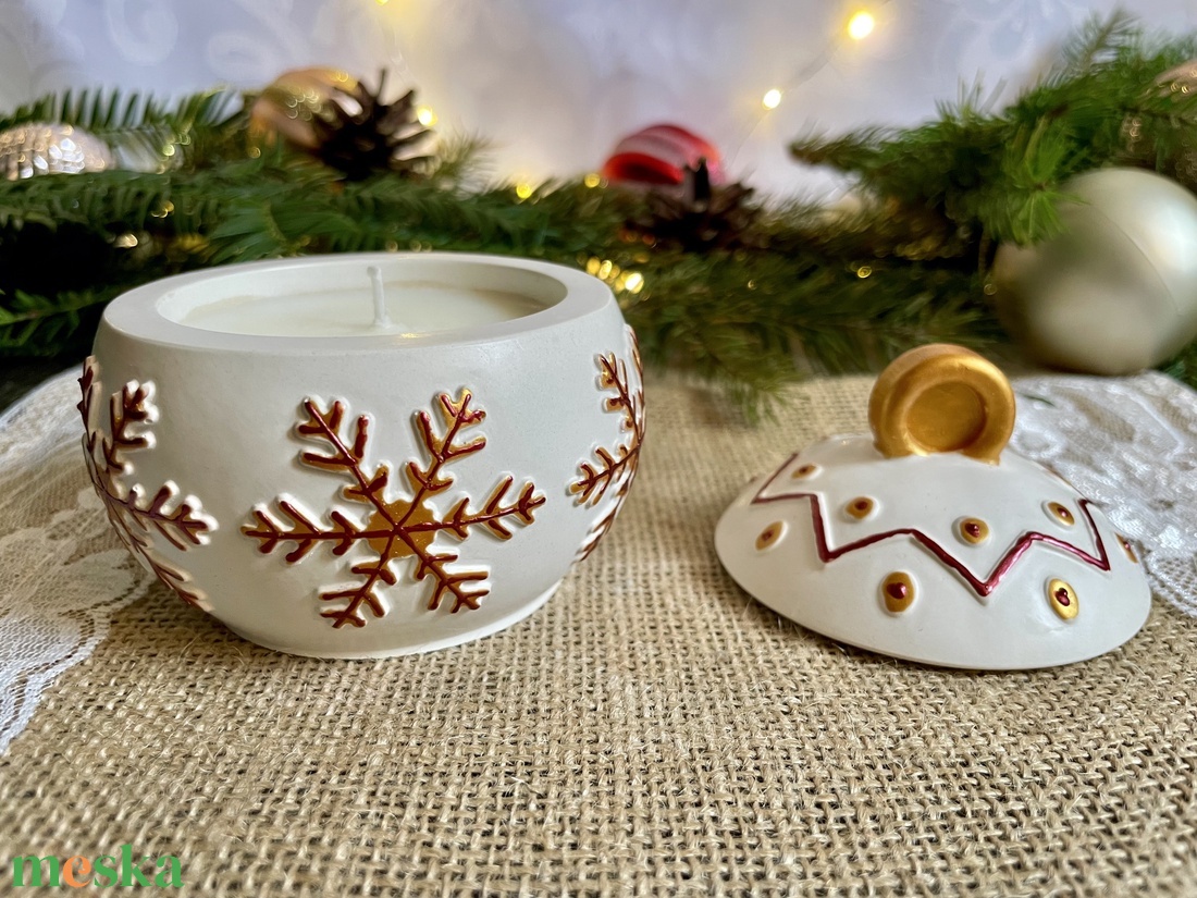 Marcipán illatgyertya kézzel öntött és festett szelencében - karácsony - karácsonyi lakásdekoráció - karácsonyi illatgyertya, mécses - Meska.hu