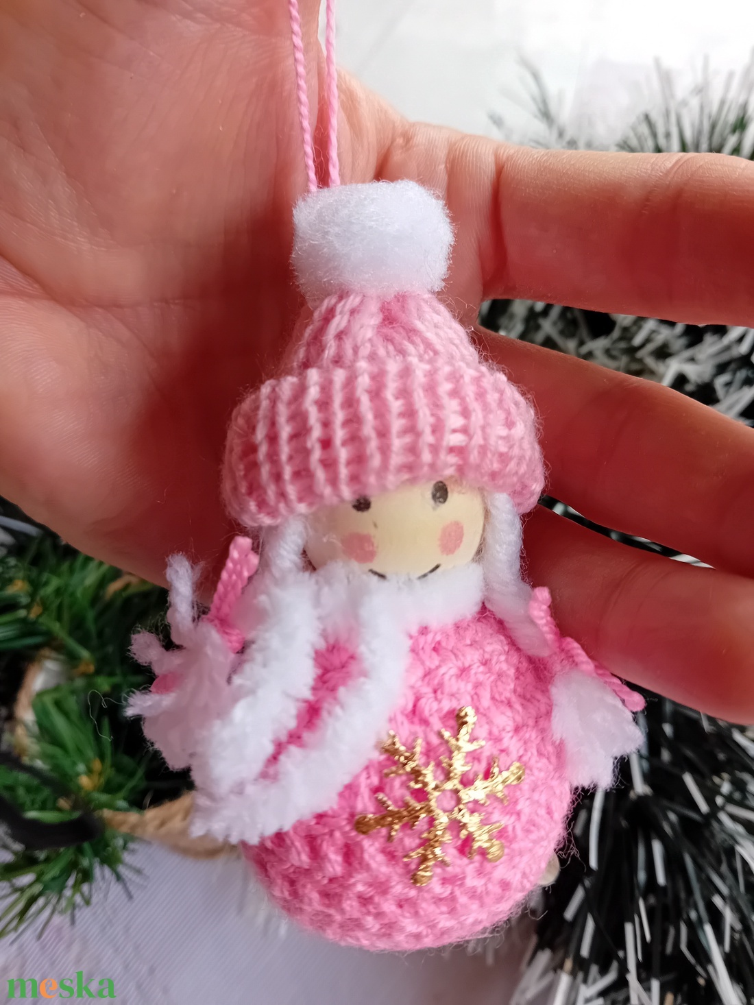 Karácsonyi kislány figura rózsaszínben - karácsony - karácsonyi lakásdekoráció - karácsonyfadíszek - Meska.hu