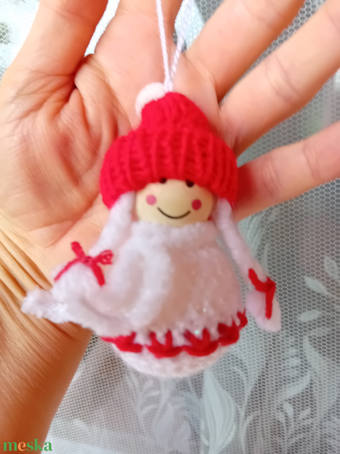 Karácsonyi kislány figura - karácsony - karácsonyi lakásdekoráció - karácsonyfadíszek - Meska.hu