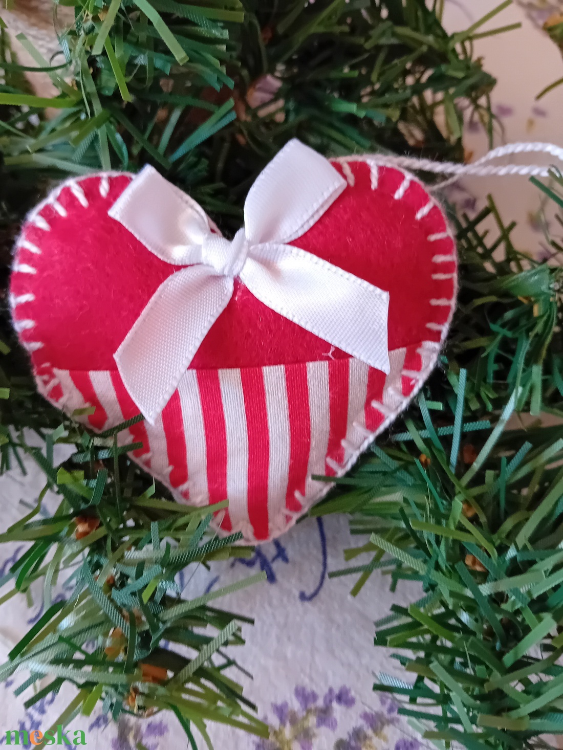 Karácsonyi szív fenyőfadísz/csíkos - karácsony - karácsonyi lakásdekoráció - karácsonyfadíszek - Meska.hu Karácsonyi szív fenyőfadísz/csíkos - karácsony - karácsonyi lakásdekoráció - karácsonyfadíszek - Meska.hu