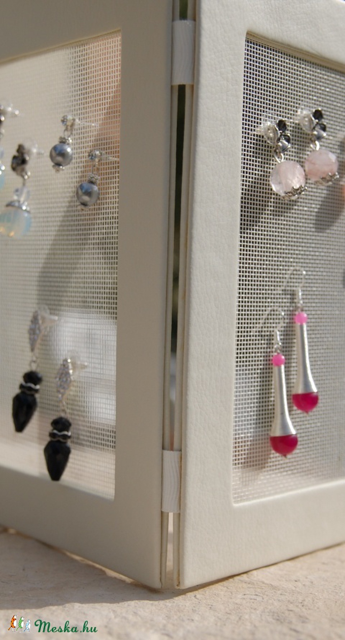 Összehajtható, leporelló hálós fülbevaló tartó -  - Meska.hu