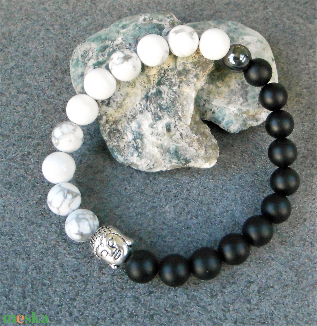 Buddha fejes fekete-fehér karkötő - ékszer - karkötő - bogyós karkötő - Meska.hu Buddha fejes fekete-fehér karkötő - ékszer - karkötő - bogyós karkötő - Meska.hu