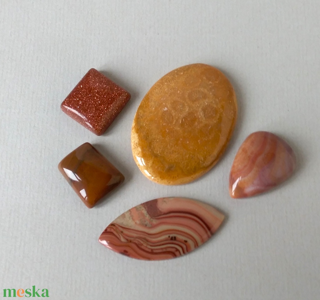 5 db ásvány kaboson ajándék zacskóban 6. - kellékek & szerszámok - gyöngyfűzés kellékek - cabochon - Meska.hu 5 db ásvány kaboson ajándék zacskóban 6. - kellékek & szerszámok - gyöngyfűzés kellékek - cabochon - Meska.hu