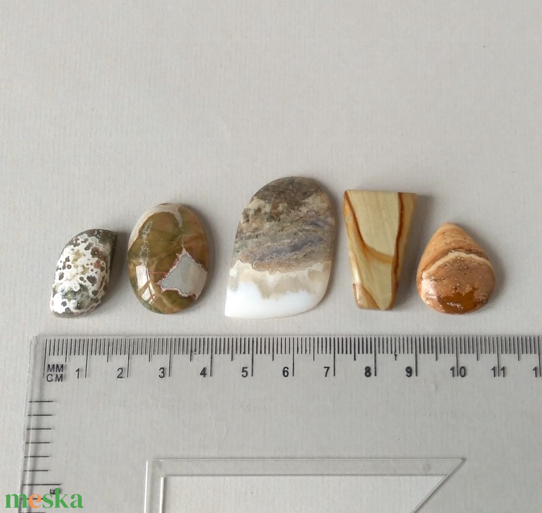 5 db ásvány kaboson ajándék zacskóban 8. - kellékek & szerszámok - gyöngyfűzés kellékek - cabochon - Meska.hu
