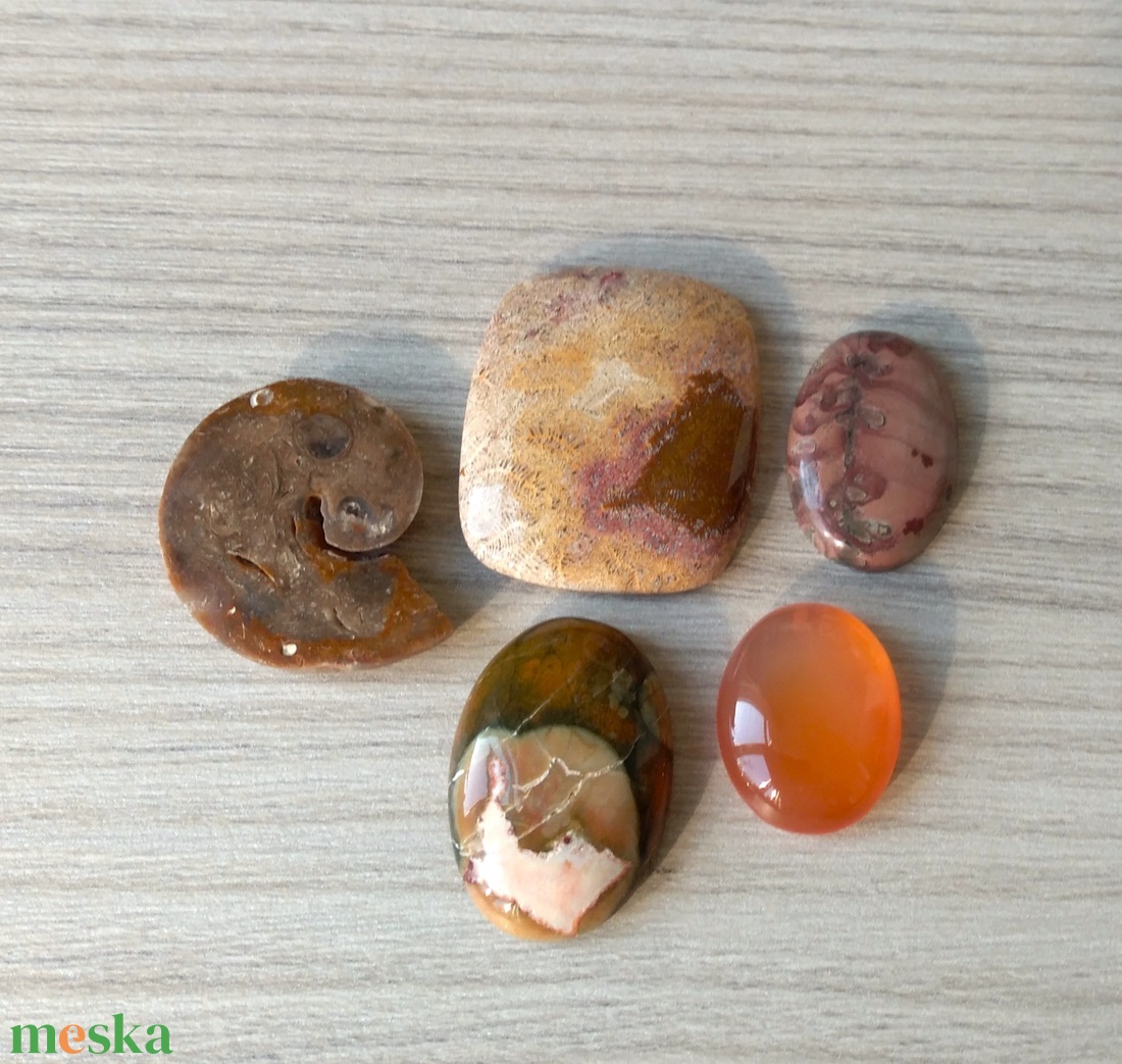 5 db ásvány kaboson ajándék zacskóban 15. - kellékek & szerszámok - gyöngyfűzés kellékek - cabochon - Meska.hu 5 db ásvány kaboson ajándék zacskóban 15. - kellékek & szerszámok - gyöngyfűzés kellékek - cabochon - Meska.hu