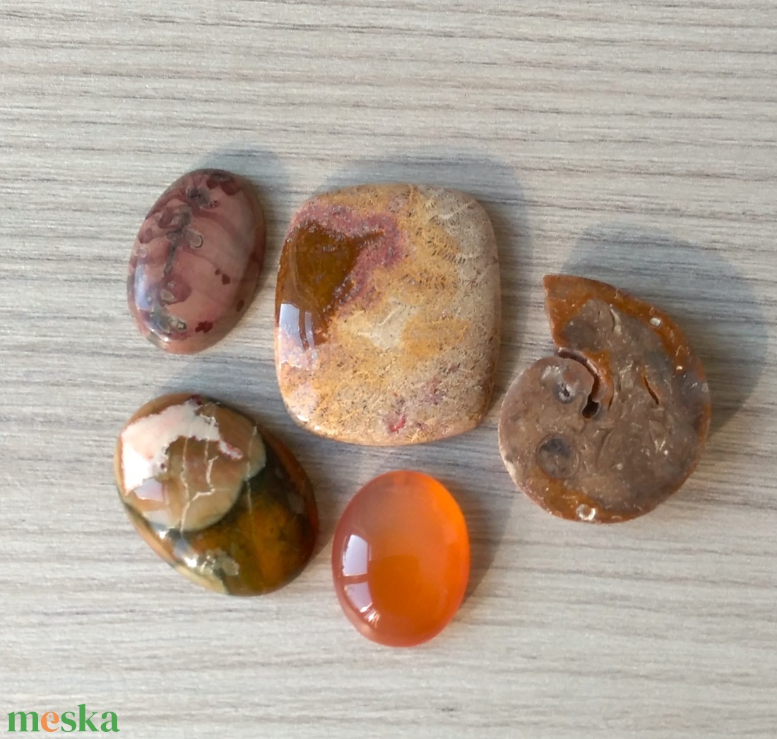 5 db ásvány kaboson ajándék zacskóban 15. - kellékek & szerszámok - gyöngyfűzés kellékek - cabochon - Meska.hu 5 db ásvány kaboson ajándék zacskóban 15. - kellékek & szerszámok - gyöngyfűzés kellékek - cabochon - Meska.hu