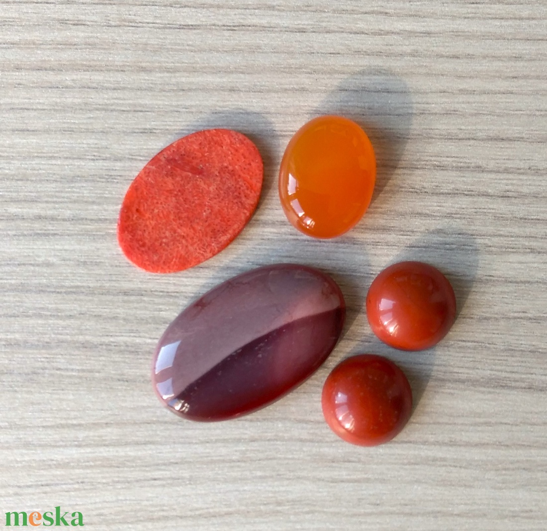 5 db ásvány kaboson ajándék zacskóban 17. - kellékek & szerszámok - gyöngyfűzés kellékek - cabochon - Meska.hu