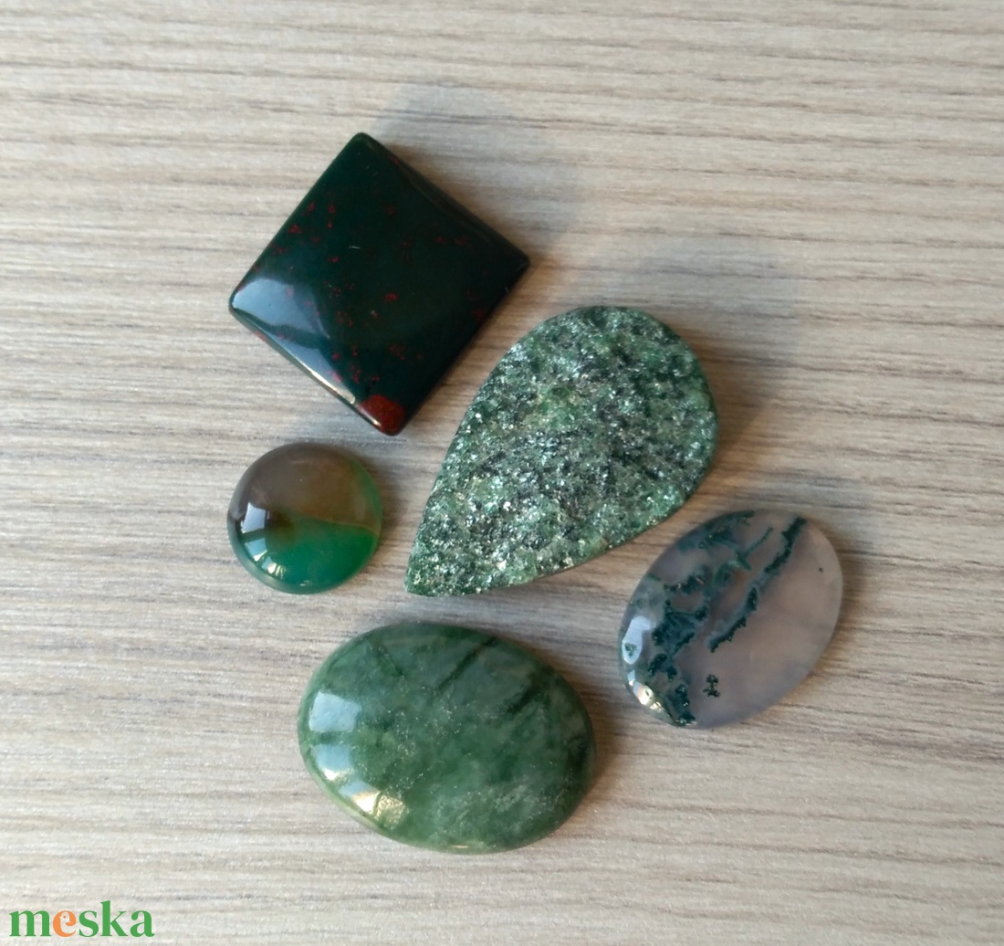 5 db ásvány kaboson ajándék zacskóban 21. - kellékek & szerszámok - gyöngyfűzés kellékek - cabochon - Meska.hu 5 db ásvány kaboson ajándék zacskóban 21. - kellékek & szerszámok - gyöngyfűzés kellékek - cabochon - Meska.hu
