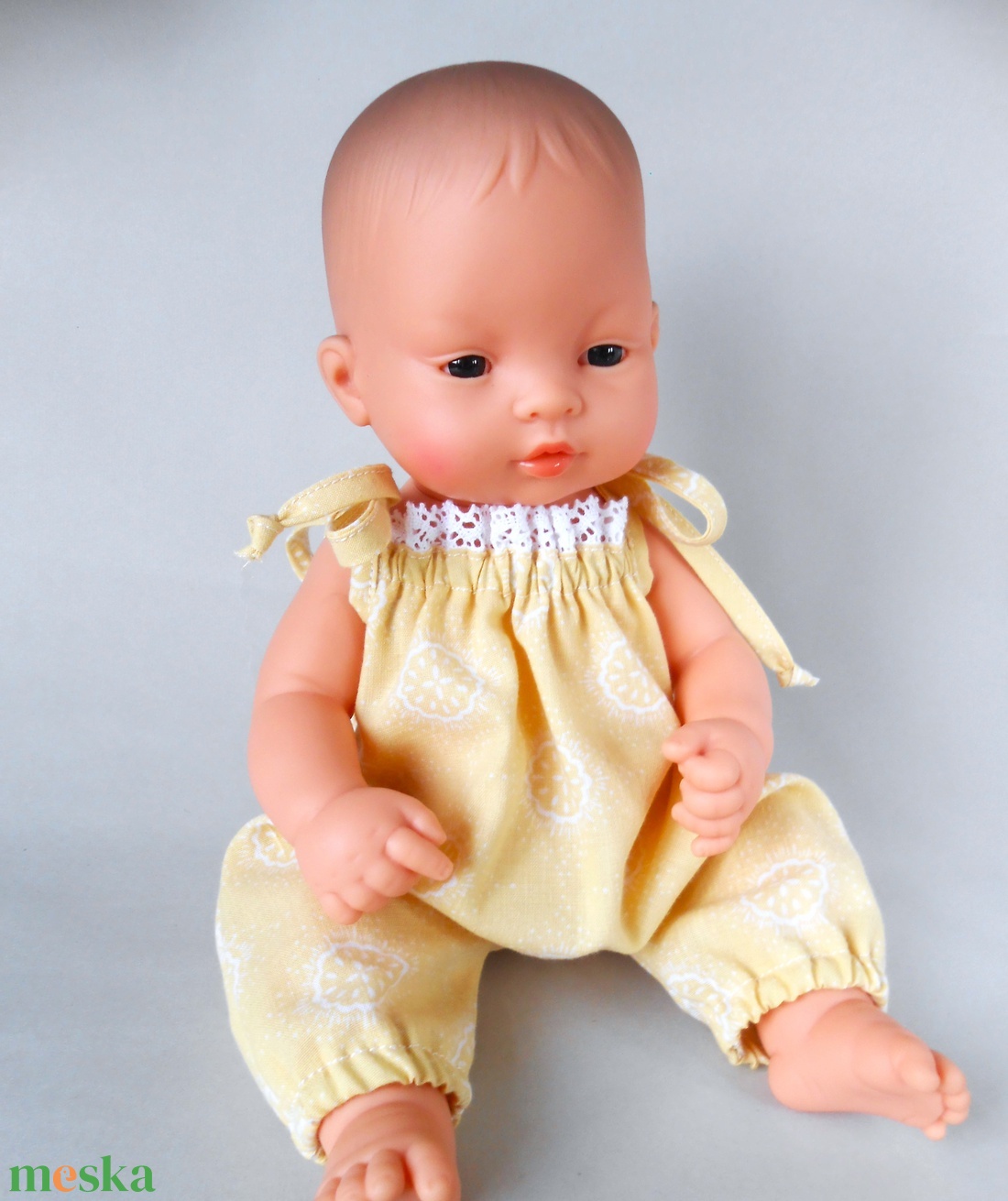 Vajsárga napozó, 30-32 cm-s bébi babákra - játék & sport - baba & babaház - babaruha, babakellék - Meska.hu Vajsárga napozó, 30-32 cm-s bébi babákra - játék & sport - baba & babaház - babaruha, babakellék - Meska.hu