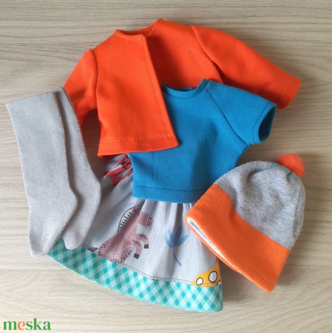 Narancs kabátos öltözék 32 cm-s Paola Reina babának - játék & sport - baba & babaház - babaruha, babakellék - Meska.hu