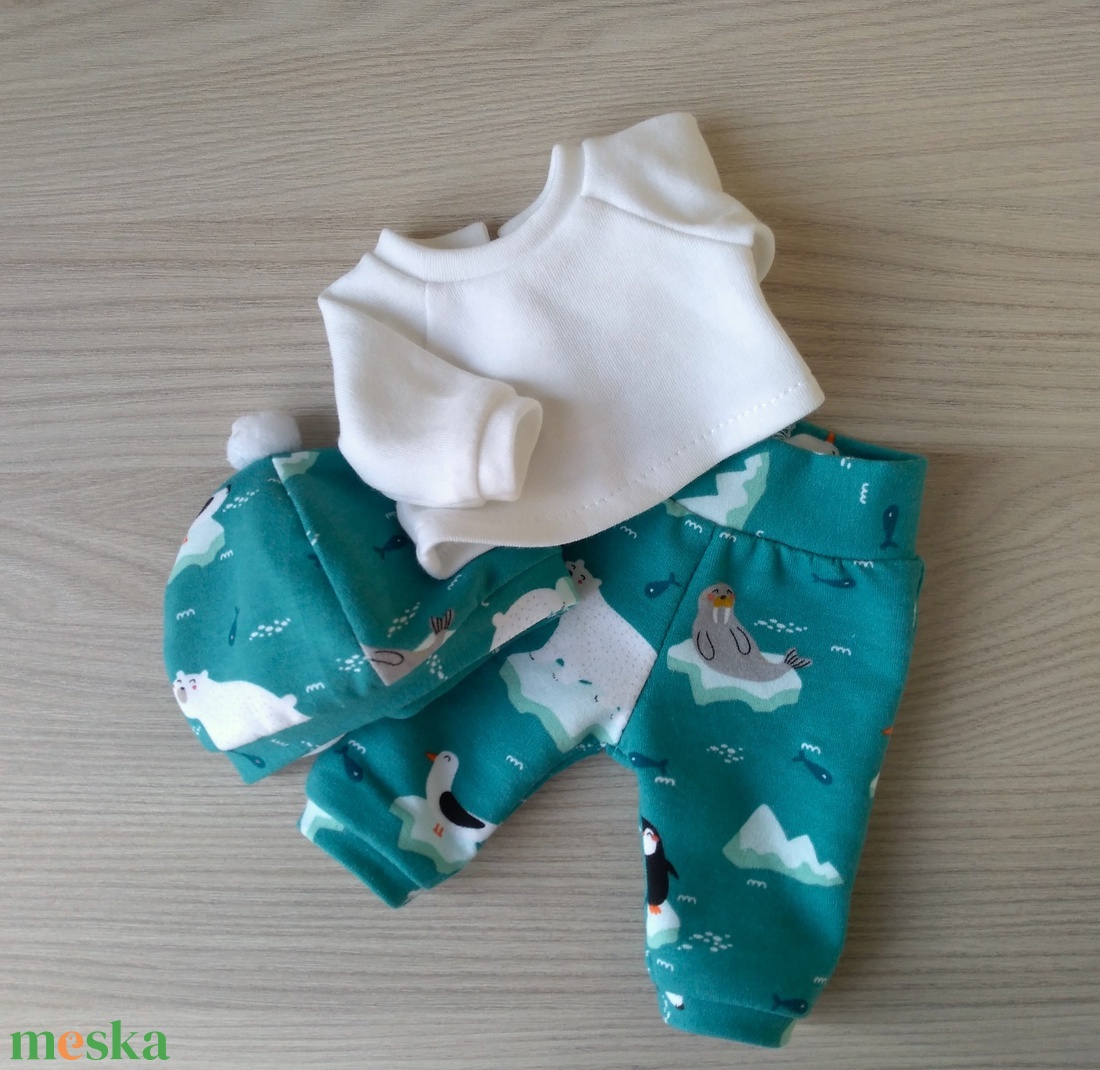 Jégtáblás melegítő 34-38 cm-s babáknak - játék & sport - baba & babaház - babaruha, babakellék - Meska.hu Jégtáblás melegítő 34-38 cm-s babáknak - játék & sport - baba & babaház - babaruha, babakellék - Meska.hu