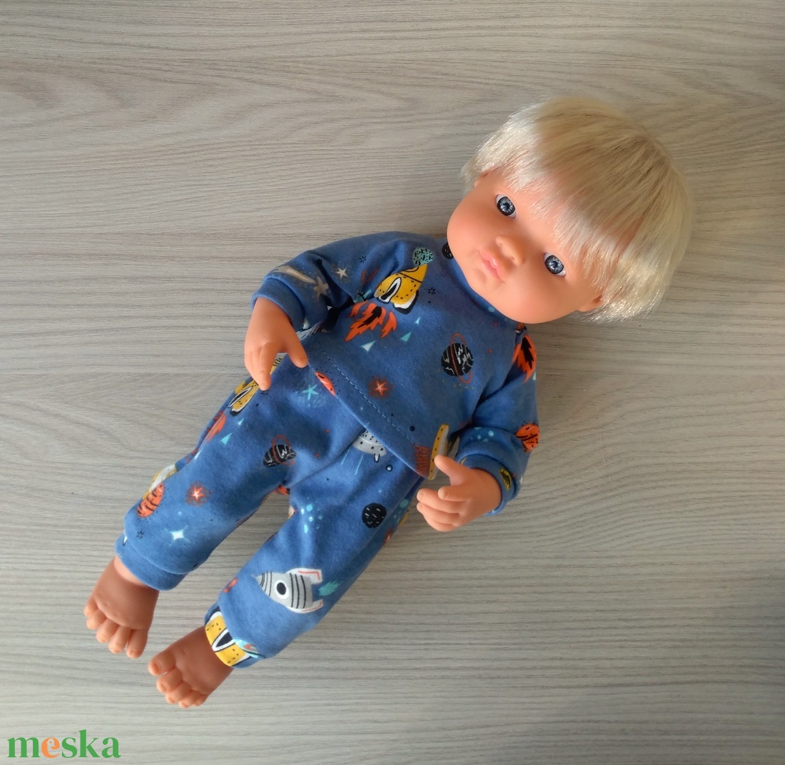 Űrhajós pizsama 34-38 cm-s Miniland, Minikane és egyéb babának - játék & sport - baba & babaház - babaruha, babakellék - Meska.hu Űrhajós pizsama 34-38 cm-s Miniland, Minikane és egyéb babának - játék & sport - baba & babaház - babaruha, babakellék - Meska.hu