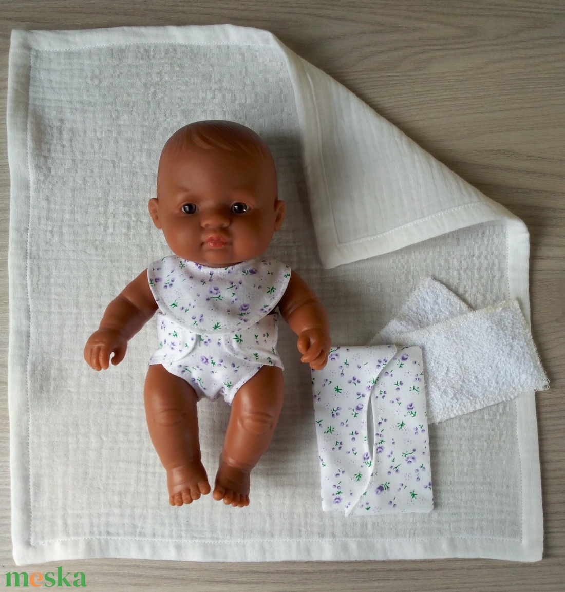 Gondozó készlet 21 cm-s Miniland babáknak - játék & sport - baba & babaház - babaruha, babakellék - Meska.hu Gondozó készlet 21 cm-s Miniland babáknak - játék & sport - baba & babaház - babaruha, babakellék - Meska.hu