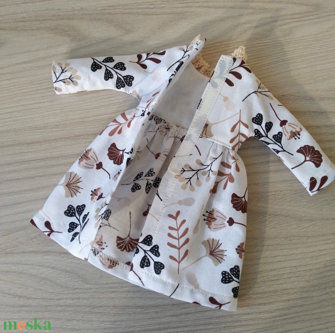 Nyakfodros ruha harisnya nadrággal Paola Reina babáknak - játék & sport - baba & babaház - babaruha, babakellék - Meska.hu