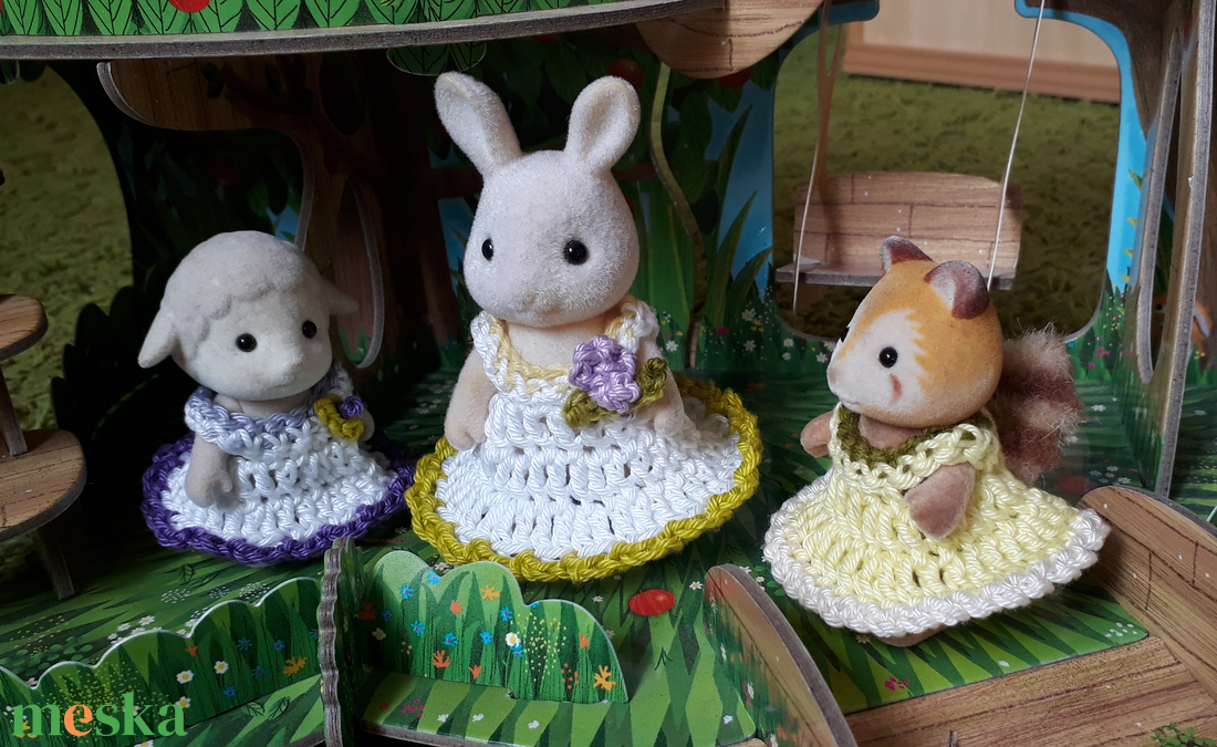 Horgolt ruhácskák Sylvanian állatkáknak - 3 db - játék & sport - baba & babaház - babaruha, babakellék - Meska.hu Horgolt ruhácskák Sylvanian állatkáknak - 3 db - játék & sport - baba & babaház - babaruha, babakellék - Meska.hu