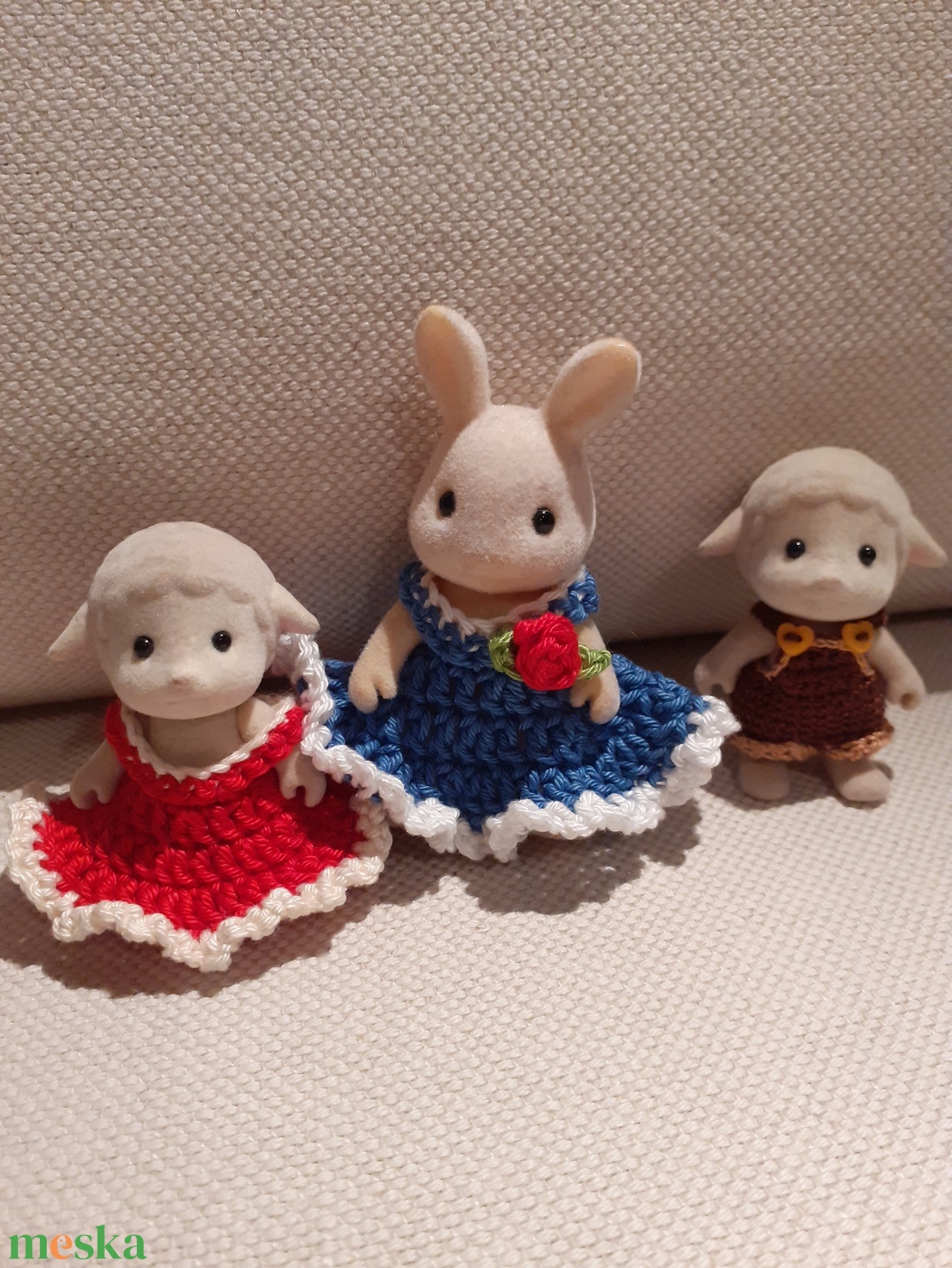 Horgolt ruhácskák Sylvanian állatkáknak - 3 db - játék & sport - baba & babaház - babaruha, babakellék - Meska.hu Horgolt ruhácskák Sylvanian állatkáknak - 3 db - játék & sport - baba & babaház - babaruha, babakellék - Meska.hu