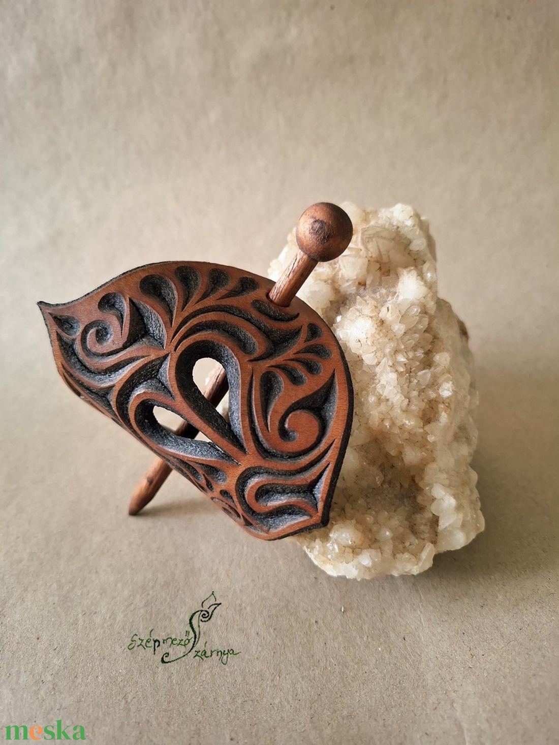 Szívdobbanás - bőr kontycsat - ruha & divat - hajdísz & hajcsat - hajcsat & hajtű - Meska.hu