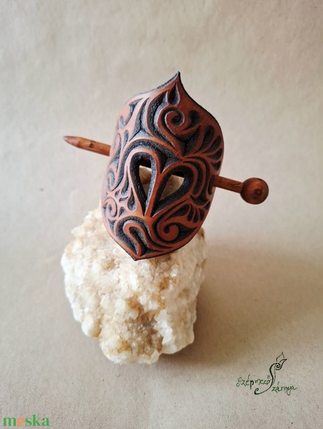 Szívdobbanás - bőr kontycsat - ruha & divat - hajdísz & hajcsat - hajcsat & hajtű - Meska.hu