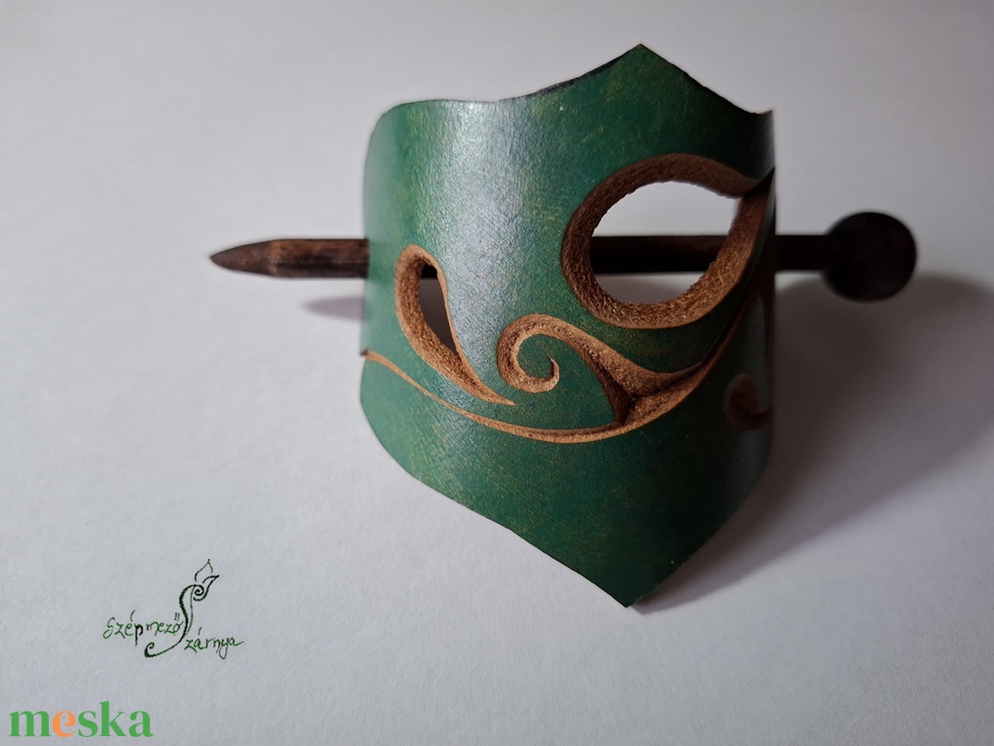 Zöld - bőr kontycsat - ruha & divat - hajdísz & hajcsat - hajcsat & hajtű - Meska.hu