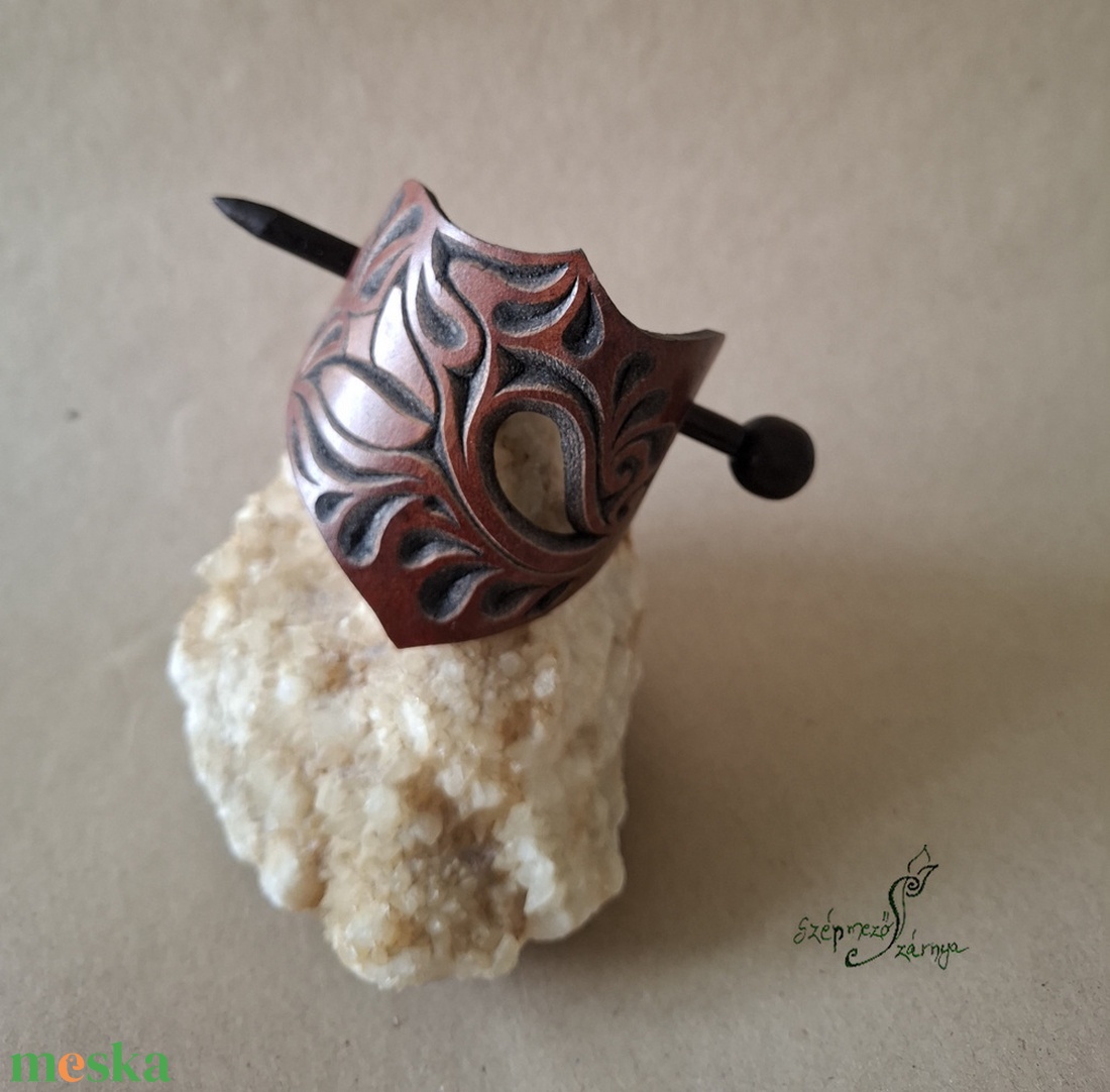 Hamvas tuli - bőr kontycsat - ruha & divat - hajdísz & hajcsat - hajcsat & hajtű - Meska.hu