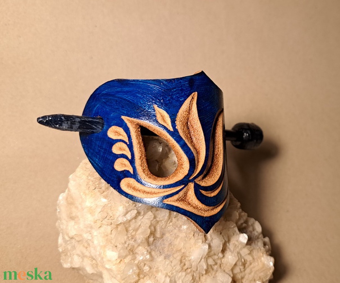 Lángoló nyugalom - bőr kontycsat - ruha & divat - hajdísz & hajcsat - hajcsat & hajtű - Meska.hu