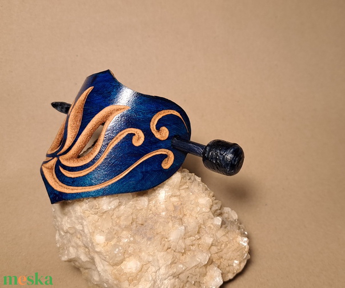 Lángoló nyugalom - bőr kontycsat - ruha & divat - hajdísz & hajcsat - hajcsat & hajtű - Meska.hu