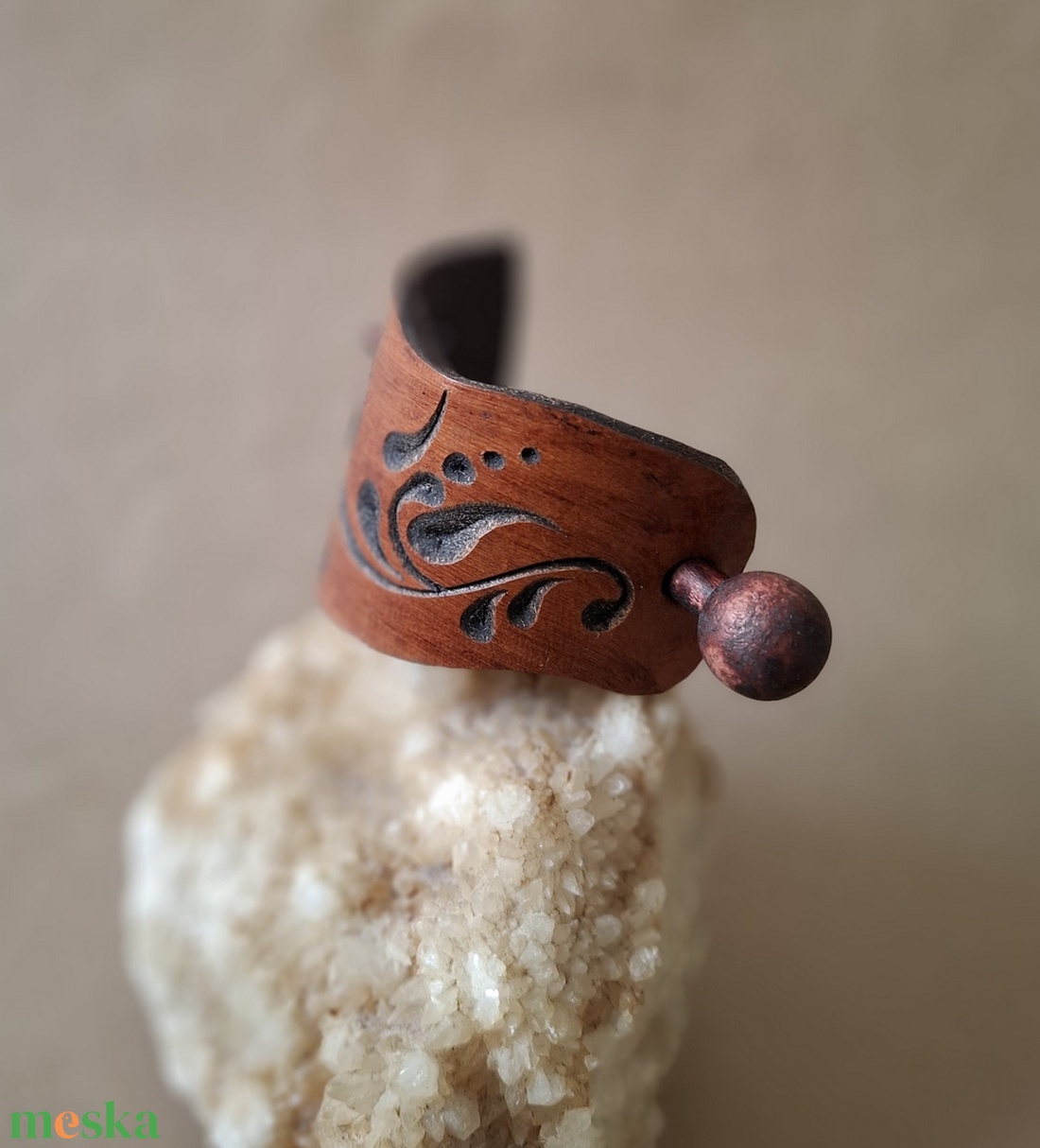 Kis tulipán - bőr kontycsat - ruha & divat - hajdísz & hajcsat - hajcsat & hajtű - Meska.hu