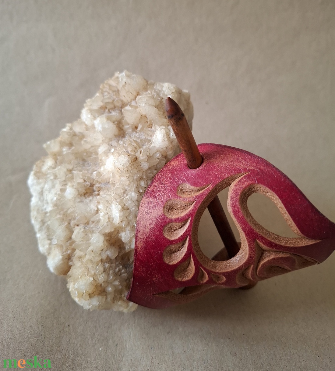 Meggypiros könny - bőr kontycsat - ruha & divat - hajdísz & hajcsat - hajcsat & hajtű - Meska.hu