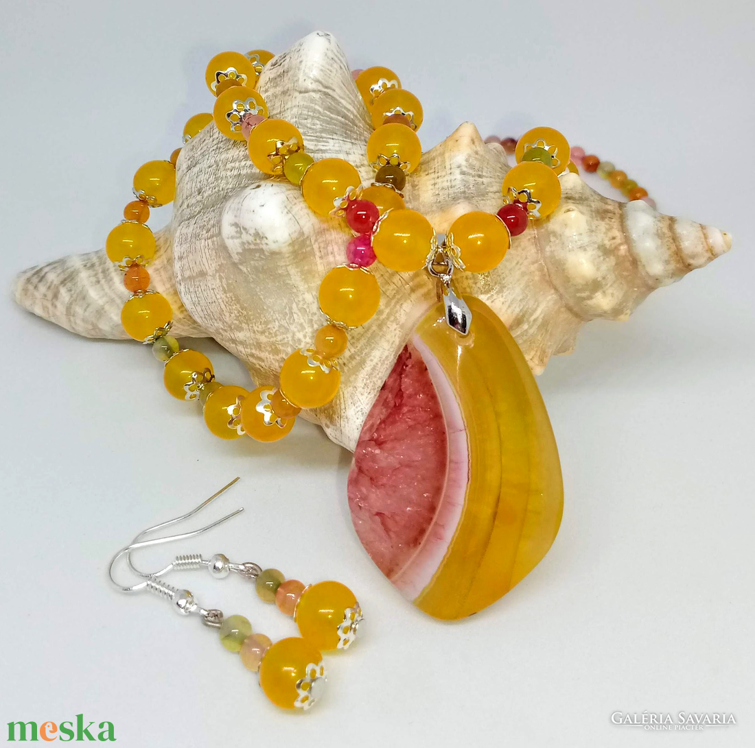 Sárga és színes achát nyaklánc, karkötő és fülbevaló szett - ékszer - ékszerszett - Meska.hu